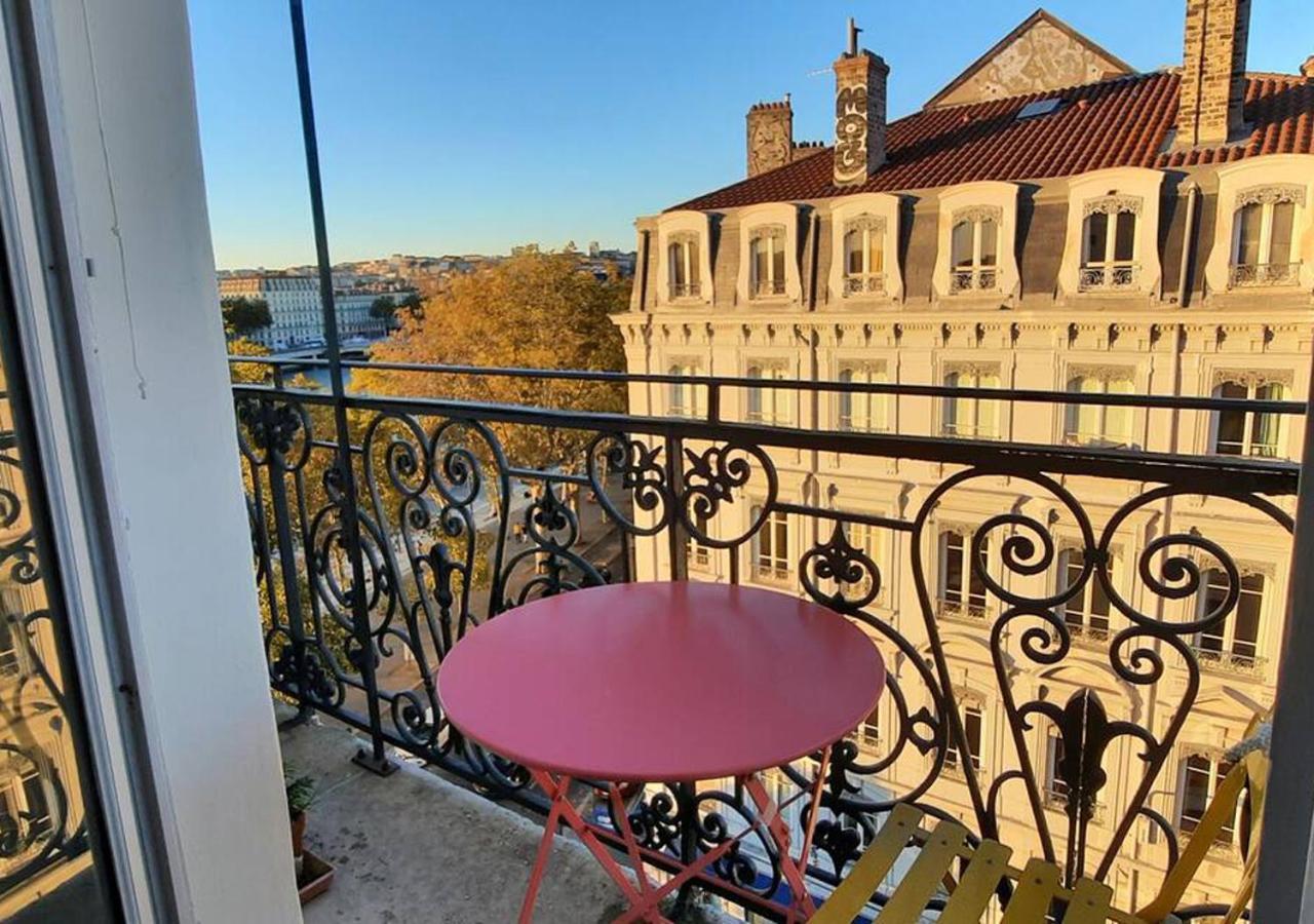 Vue Sur Rhone Apartment Lyon Bagian luar foto